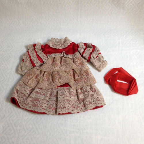chiff tenue 1909:robe rouge ceinture.jpg