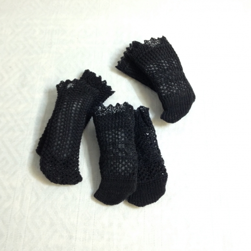 chiff tenue 1909:chaussettes dentelle noire.jpg