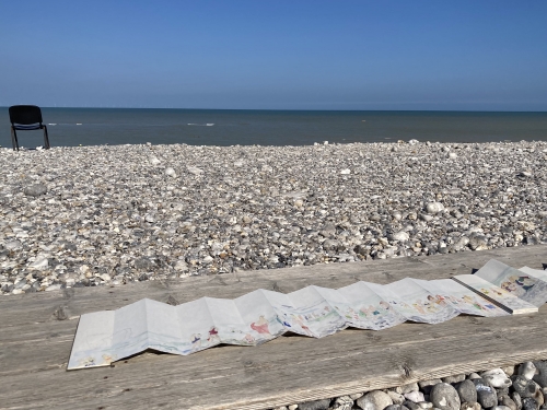 carnet sur galet ete 2025.jpeg