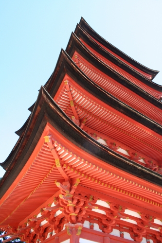 pagode myajima rouge.jpg