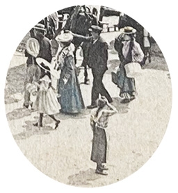 cpa agrandissement gare vêtements.jpg