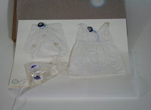 chiff bleuette ssvêtement blanc.jpg